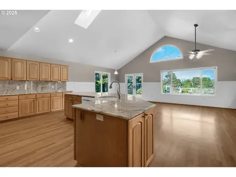 89523 Manion Drive Warrenton OR 97146