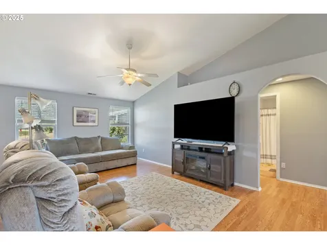 717 Callahan Drive Roseburg OR 97471