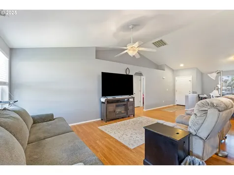 717 Callahan Drive Roseburg OR 97471