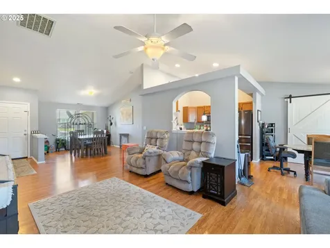717 Callahan Drive Roseburg OR 97471