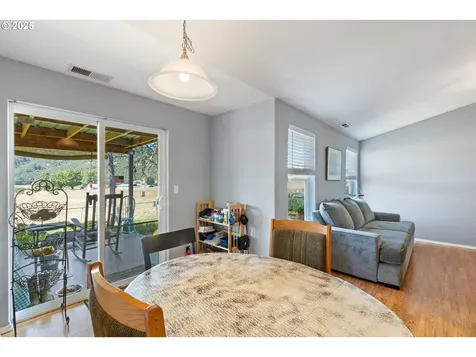 717 Callahan Drive Roseburg OR 97471