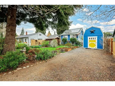 160 W Exeter Street Gladstone OR 97027