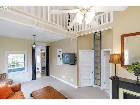 160 W Exeter Street Gladstone OR 97027