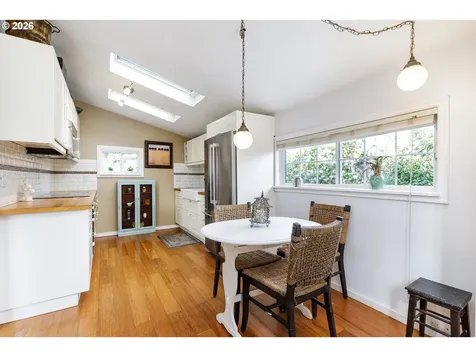 160 W Exeter Street Gladstone OR 97027