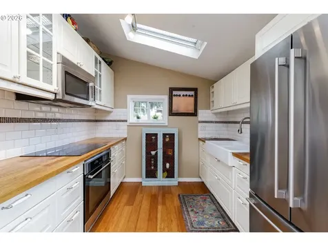 160 W Exeter Street Gladstone OR 97027