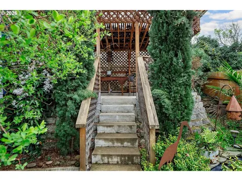 160 W Exeter Street Gladstone OR 97027