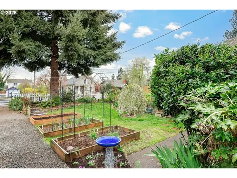 160 W Exeter Street Gladstone OR 97027