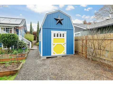 160 W Exeter Street Gladstone OR 97027