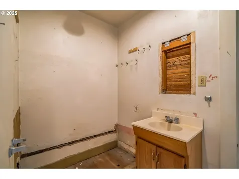 7105 NE 58th Avenue Vancouver WA 98661