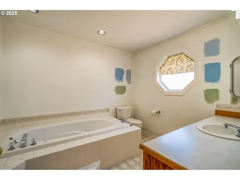7105 NE 58th Avenue Vancouver WA 98661