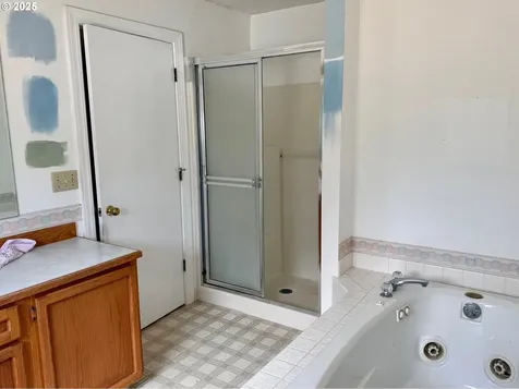 7105 NE 58th Avenue Vancouver WA 98661