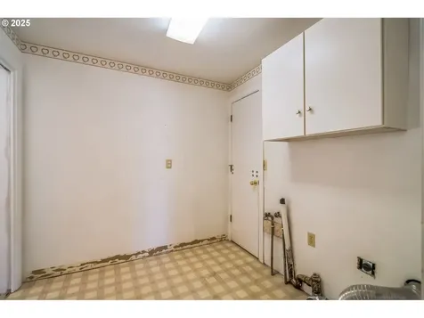 7105 NE 58th Avenue Vancouver WA 98661
