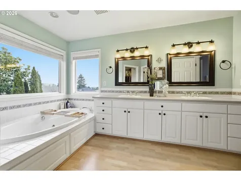 1655 Diamond Peak Court NW Salem OR 97304