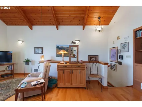 1327 Village Loop Bandon OR 97411