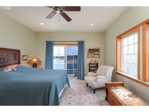1327 Village Loop Bandon OR 97411