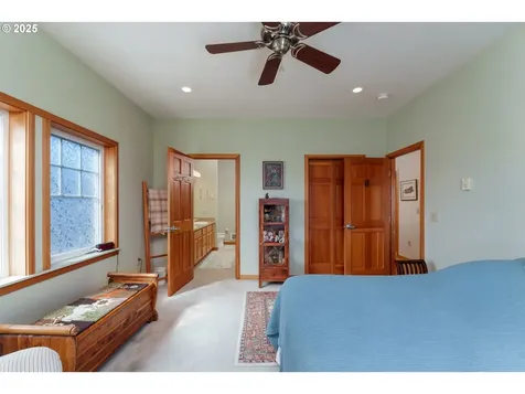 1327 Village Loop Bandon OR 97411