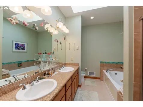 1327 Village Loop Bandon OR 97411