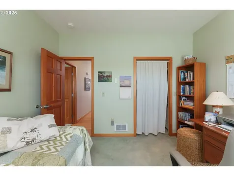 1327 Village Loop Bandon OR 97411