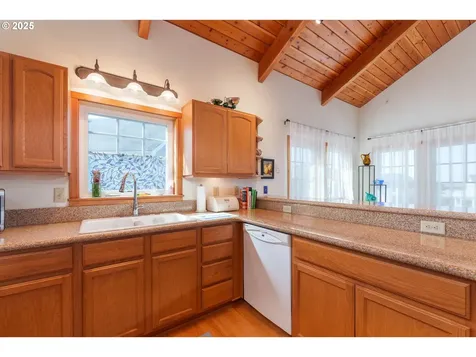 1327 Village Loop Bandon OR 97411