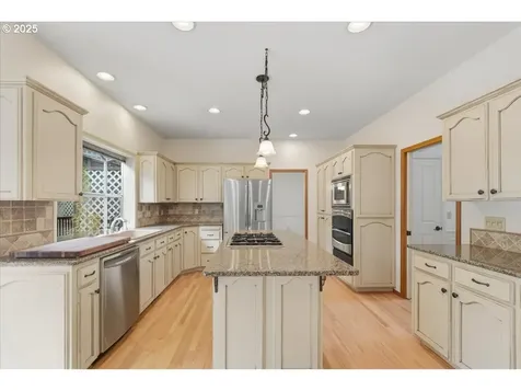 17203 SE Fisher Drive Vancouver WA 98683