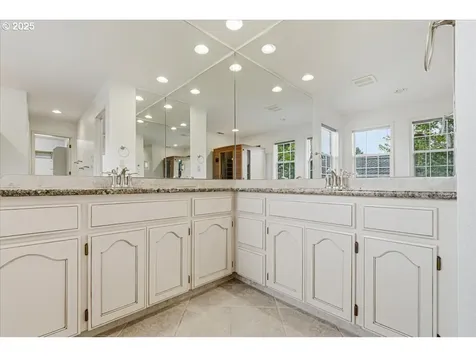 17203 SE Fisher Drive Vancouver WA 98683