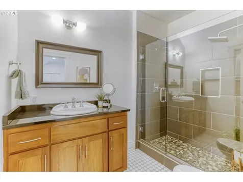 5717 N Denver Avenue Portland OR 97217