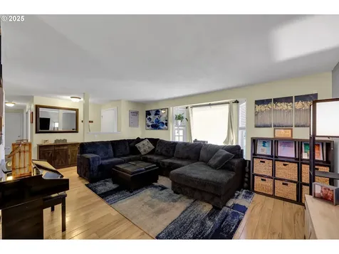 5257 Coetivy Avenue Eugene OR 97402