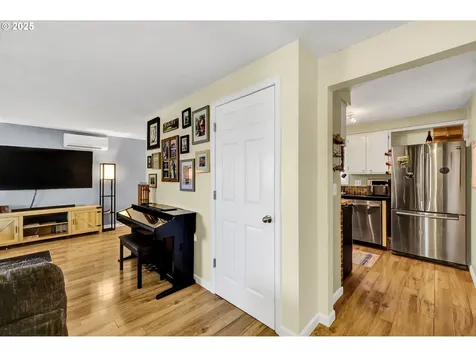 5257 Coetivy Avenue Eugene OR 97402