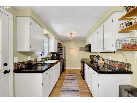 5257 Coetivy Avenue Eugene OR 97402