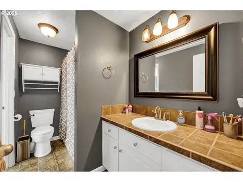 5257 Coetivy Avenue Eugene OR 97402