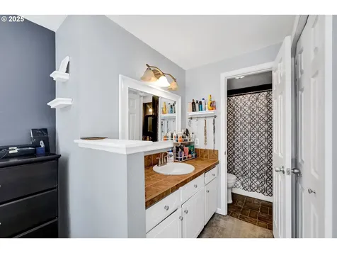 5257 Coetivy Avenue Eugene OR 97402
