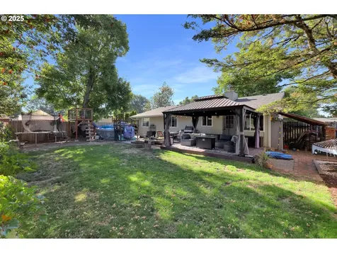 5257 Coetivy Avenue Eugene OR 97402