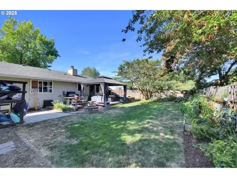 5257 Coetivy Avenue Eugene OR 97402