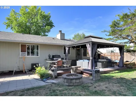 5257 Coetivy Avenue Eugene OR 97402