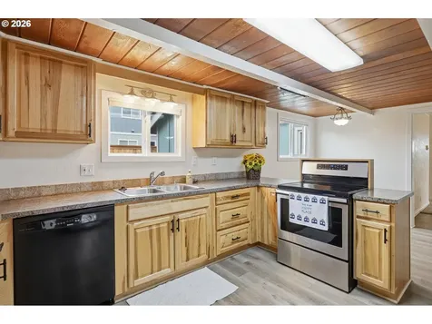 3090 Willakenzie Road Eugene OR 97401