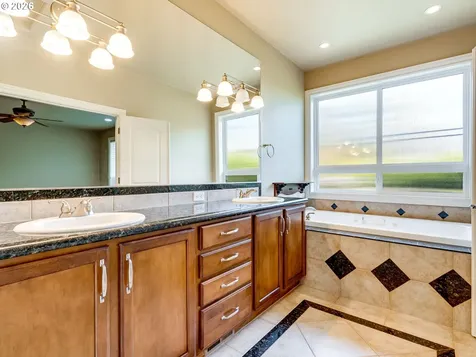 1114 S 6th Way Ridgefield WA 98642