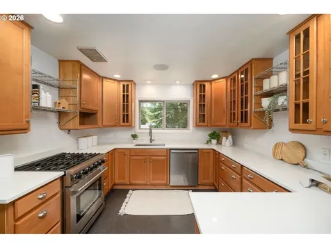 8675 SW Fairway Drive Portland OR 97225
