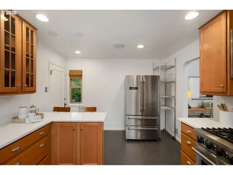 8675 SW Fairway Drive Portland OR 97225
