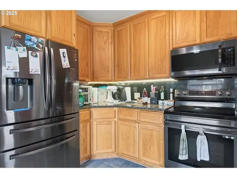 1202 S 3rd Avenue Kelso WA 98626