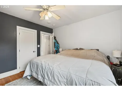 1202 S 3rd Avenue Kelso WA 98626