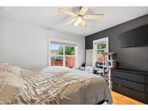 1202 S 3rd Avenue Kelso WA 98626