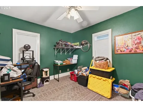 1202 S 3rd Avenue Kelso WA 98626