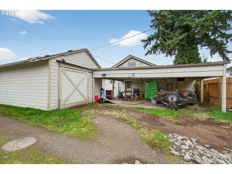 1202 S 3rd Avenue Kelso WA 98626
