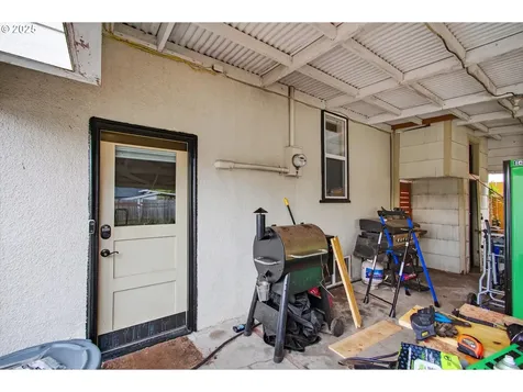 1202 S 3rd Avenue Kelso WA 98626