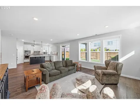 2212 SE 12th Avenue Canby OR 97013