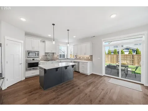 2212 SE 12th Avenue Canby OR 97013