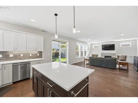2212 SE 12th Avenue Canby OR 97013