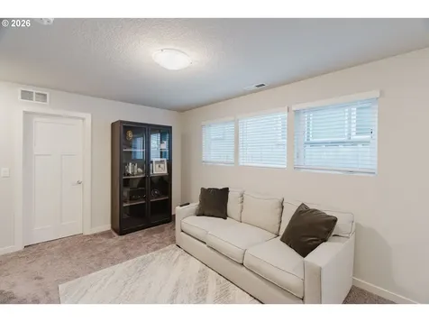 6268 SE Harkness Lane Hillsboro OR 97123