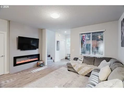 6268 SE Harkness Lane Hillsboro OR 97123