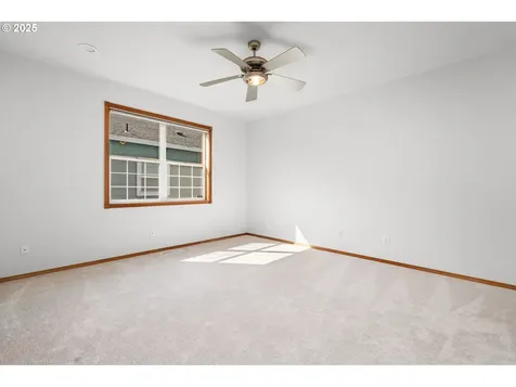 856 NE Pacific Drive Fairview OR 97024